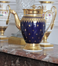 Verseuse en porcelaine de