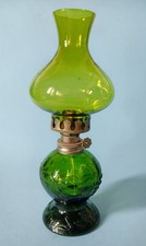 Lume a petrolio in Vetro Verde