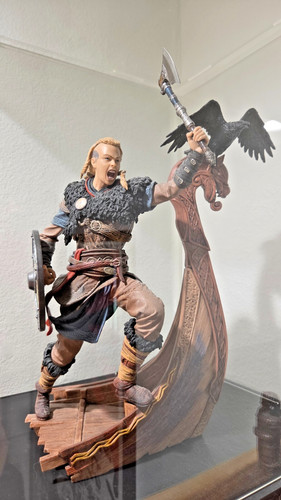 Statua eivor assassins creed - eivor,
