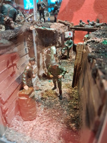 Diorama trincea soldati - diorama,