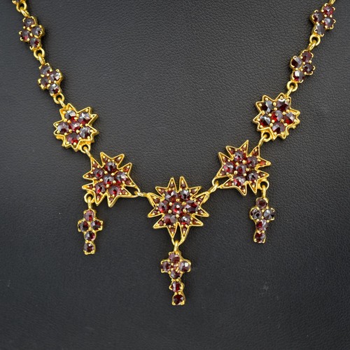 Antica collana goccia frangia