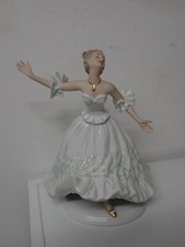 Ballerina in porcellana di Wallendorf molto espressiva - dipinta a mano n. 1529
