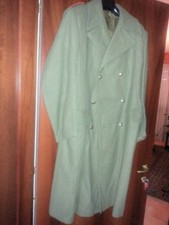 Vecchio cappotto in panno kaki