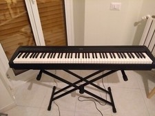 Yamaha Digital Piano P-95 88 tasti pesati, leggio, cavalletto, pedale originali