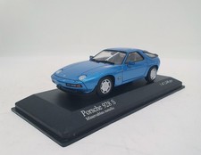 Porsche 928 S bleu metallic