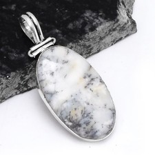 Ciondolo etnico fatto a mano