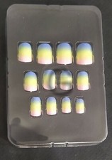 Unghie finte fantasie e colori