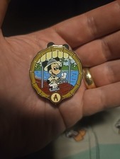 Spilla misteriosa Disney