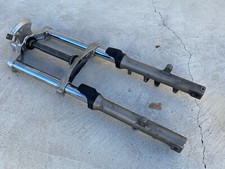 UNE FOURCHE TUBE DROIT GAUCHE