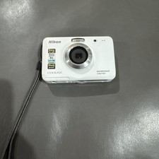 Nikon Coolpix S30 10,1 megapixel fotocamera digitale bianca impermeabile 3M antiurto