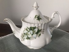 royal albert teiera trillium