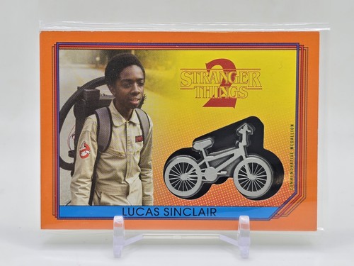 Topps stranger things - things, 2