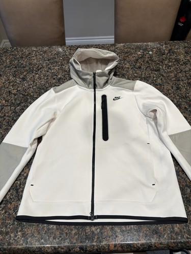 Nike tech hoodie - tech,