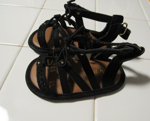 Scarpe sandali multistrappo