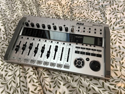 Zoom r24 multitrack - 🎶,