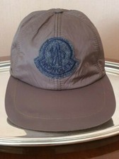 MONCLER CAPPELLO CON VISIERA E PARA ORECCHIE MADE IN ITALY TAGLIA L