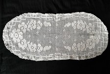 Centro centrino bianco ovale