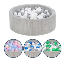 Piscina con 300 palline