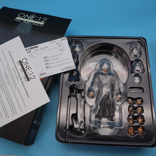 Mezco one collective - one:12,