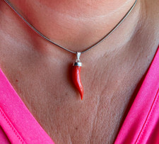 Antico ciondolo stile vittoriano corno intagliato a mano corallo naturale rosso Made in Italy