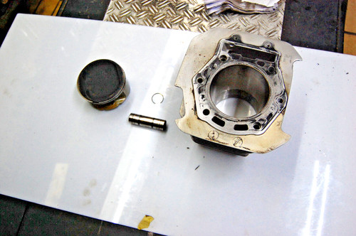 Pistone cilindro suzuki 650 - pistone,