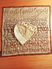 Fendi cappello e foulard