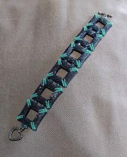 BRACCIALE artigianale fatto a mano nero/azzurro perline Miyuki mezzi cristalli