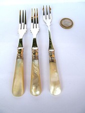3 antiche FORCHETTE INGLESI da antipasto placcate argento EPNS manico MADREPERLA
