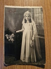 20508. Fotografia cartolina bambina Prima Comunione 1942 italia 13x9