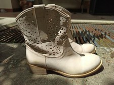 Stivaletti traforati Prima