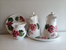 SET OLIO ACETO PIATTO CARAFFA E VASSOIO RICHARD GINORI MONDOVÌ CERAMICA ANNI 60