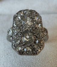 ANELLO ANTICO ART DECO IN PLATINO CON DIAMANTI NATURALI E TAGLIO CUSCINO ANTICHI