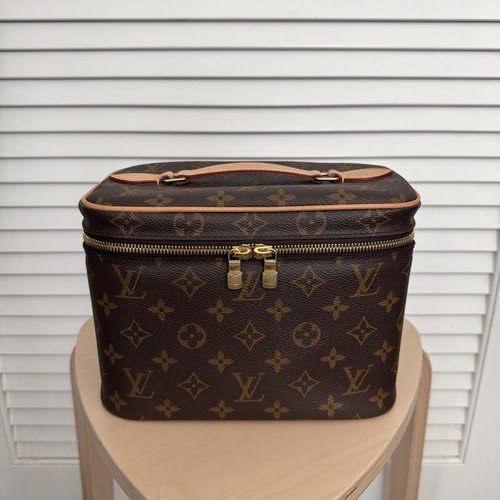 Louis vuitton nice vanity case - louis,