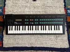 Yamaha DX100 Sintetizzatore