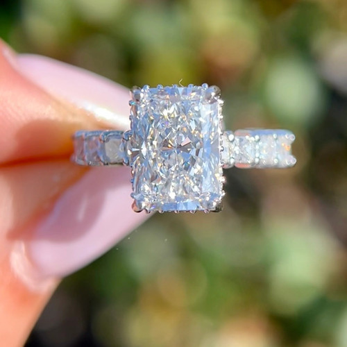 Anello solitario con - , diamanti