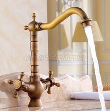 Rubinetto miscelatore girevole