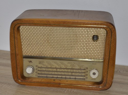 Vecchia radio valvolare trans - vecchia,