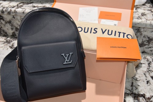 Louis vuitton pilot sling - pilot, lv
