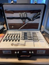 set di coltelli e posate