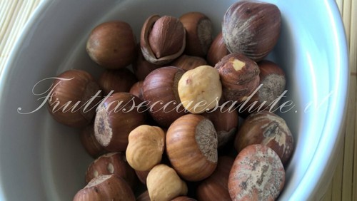 Nocciole tostate guscio - nocciole,