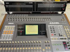 Mixer digitale Yamaha 02R versione 2 (vintage) + MB02 Meterbridge ottime condizioni