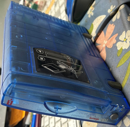 Excellent iomega zip - 100, blue