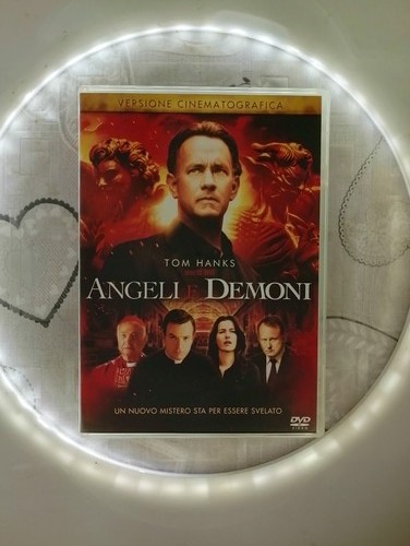 Angeli demoni om hanks - om,
