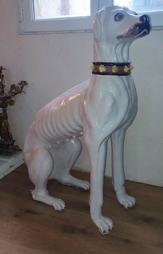 Grand chien assis faience - assis, en