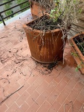 7 fioriere terracotta varie dimensioni. 3 da davanzale 1 angolo 40x40 3 ca 30x40