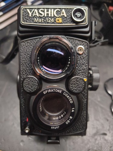 Yashica mat 124g tlr - yashica,