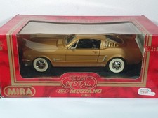 Ford Mustang Fastback Mira 1/18 Oro 1965