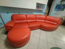 Divano in vera pelle, angolare curvo. Ottimo stato. 