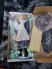 Bambola Tarkos Hillary