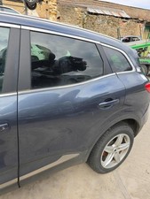 Vetro posteriore sinistro